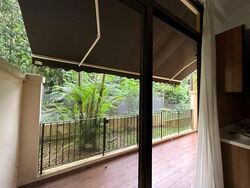 Holland Link (D10), Terrace #499208981